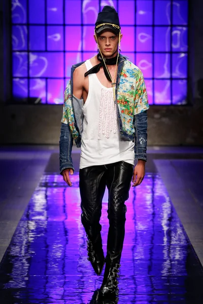 Look 31